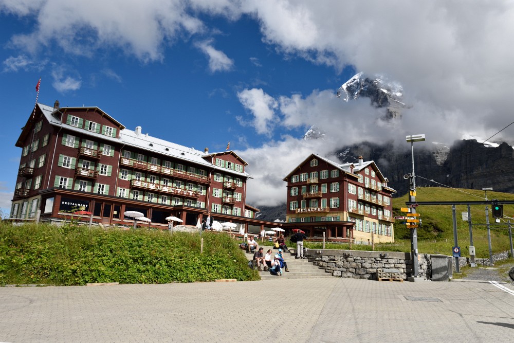 Alpentour-17.jpg - Auf halbem Weg zurück nach unten haben wir noch einmal angehalten und Zwischenstation gemacht.