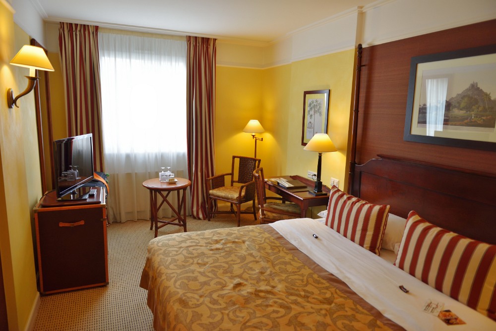 Alpentour-20.jpg - Wir sind hier im Kipling Hotel in Genf. Günstig war es nicht gerade, aber die Einrichtung hier hat definitiv Stil!