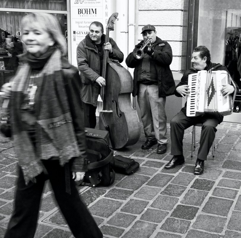 BadenBadenNov2009-08.jpg - Diese Straßenmusiker waren richtig gut! Sie haben sich unsere Spende wirklich verdient.