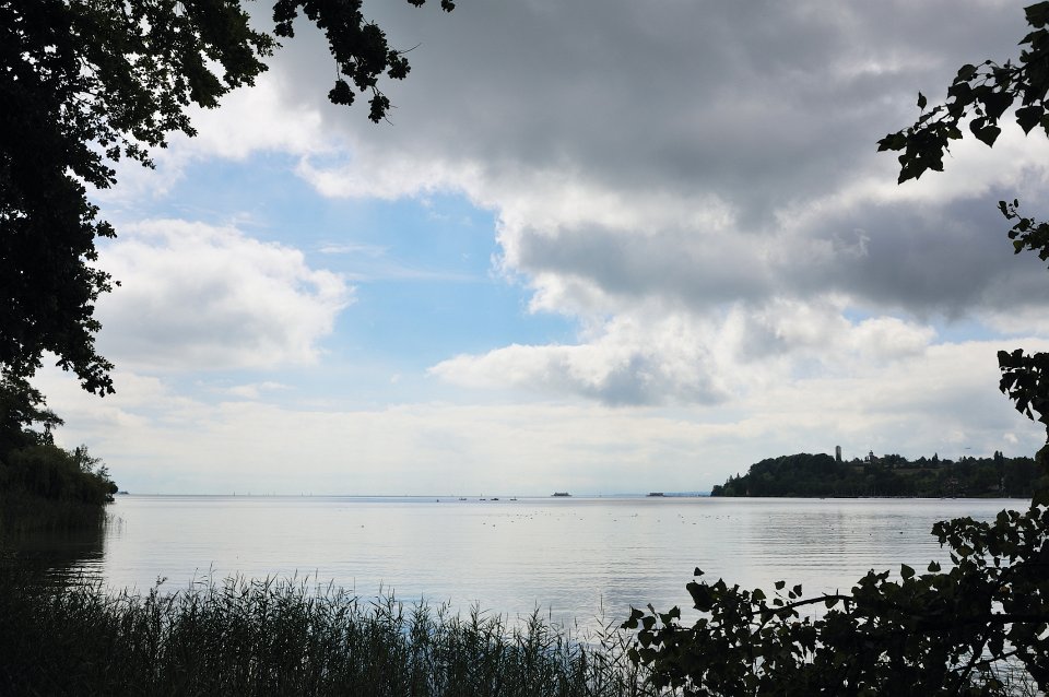 Bondensee-003.JPG - Ankunft auf der Insel Mainau im sichtbaren und...