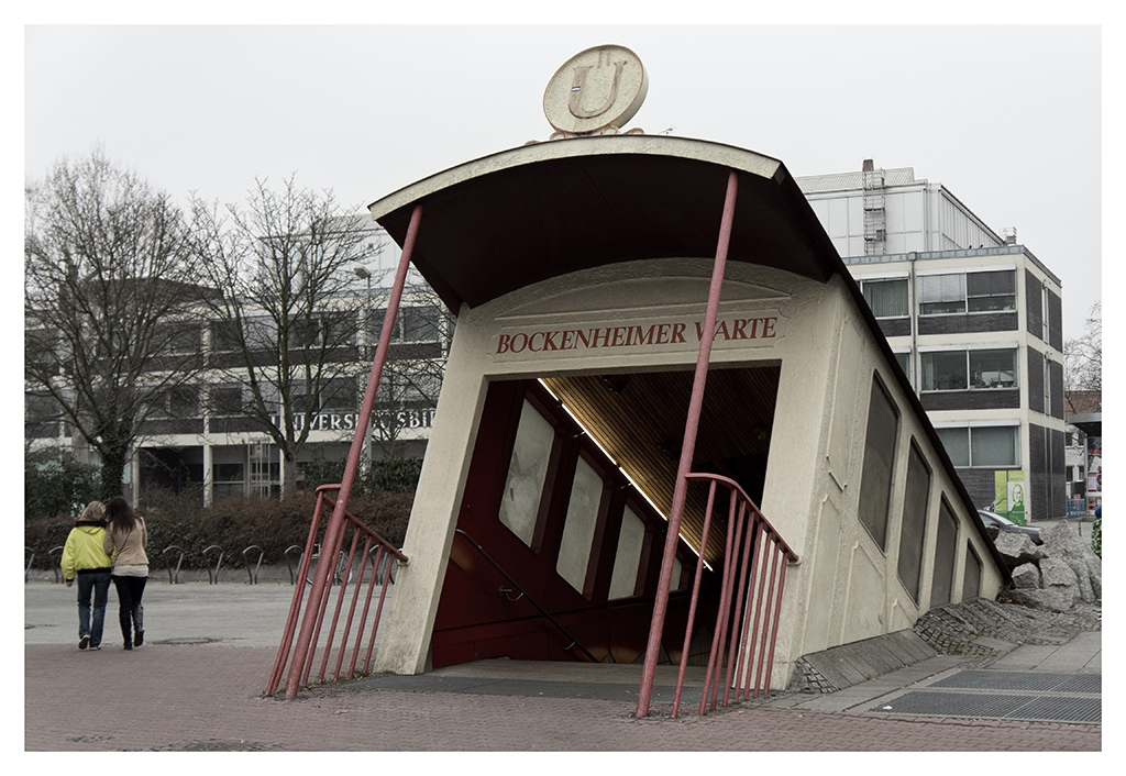 Frankfurt_14.JPG - Dieser U-Bahn-Station ist ein architektonischer Durchbruch gelungen.