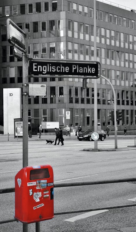 Hamburg-102009-11.jpg - Die Straßennamen in Hamburg sind ganz anders als daheim.