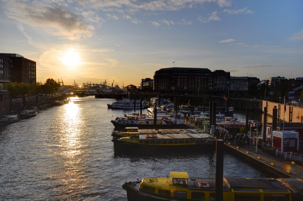 Hamburg-102009-35.jpg - Der Tag geht im Oktober leider schon deutlich früher zu Ende als im Sommer.