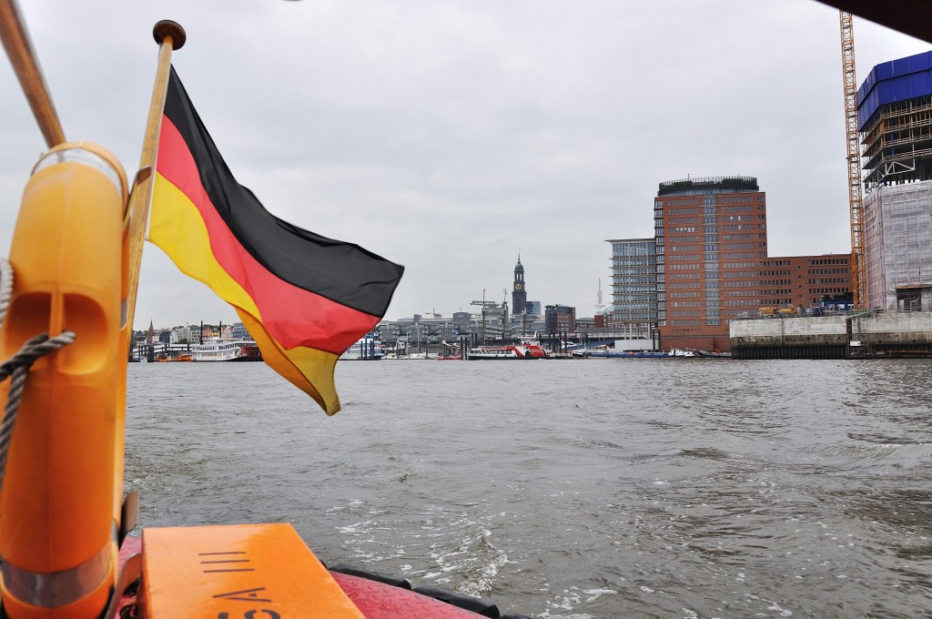Hamburg-102009-51.jpg - Hinter uns wurde der Michel immer kleiner.