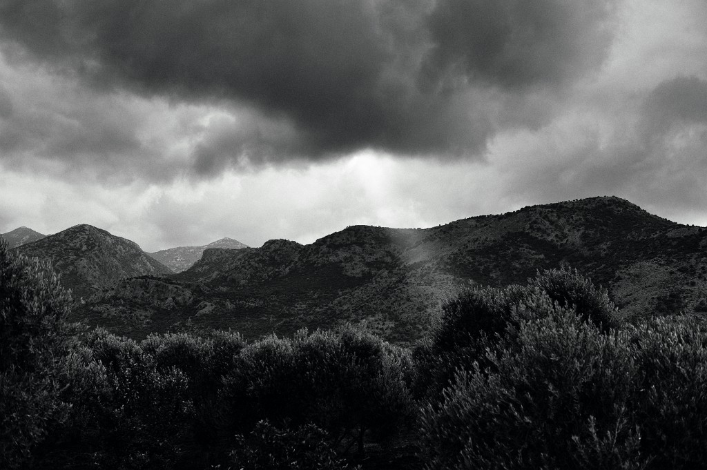 Kas-10-2009-073.jpg - Fotogenerweise bricht sich hier ein Sonnenstrahl seinen Weg durch die dicken Wolken.