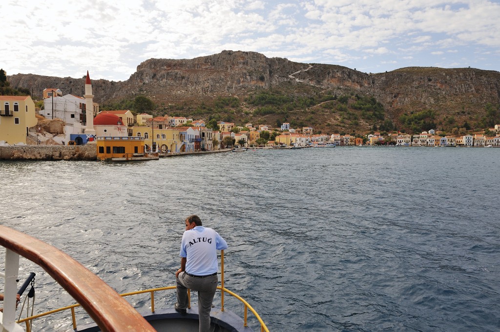 Kas-10-2009-087.jpg - Die Crew ist schon bereit zum Anlegen.