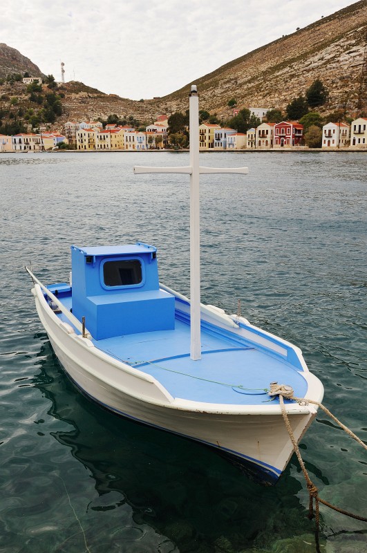 Kas-10-2009-099.jpg - Dieses Boot ist im Zeichen des Kreuzes unterwegs.