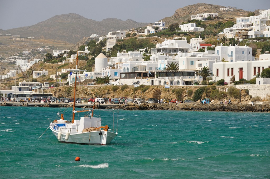 Kykladen-062009-089.jpg - Kleine Boote in der Bucht von Mykonos.