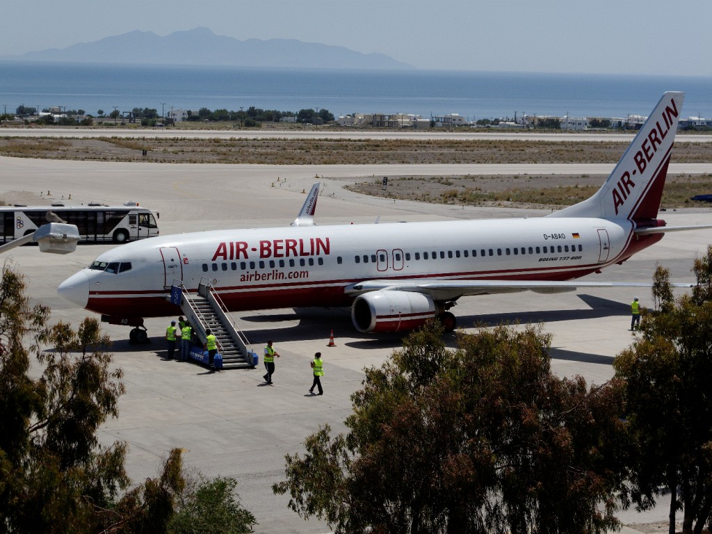 Kykladen-062009-178.jpg - Wieder einmal steht eine Air-Berlin Maschine für uns bereit.