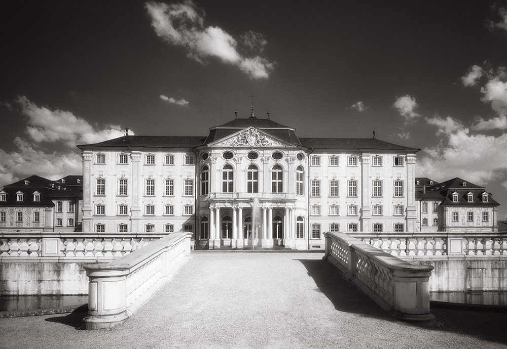 Monochrom0511-12.JPG - Schloss Bruchsal in der Rückansicht.