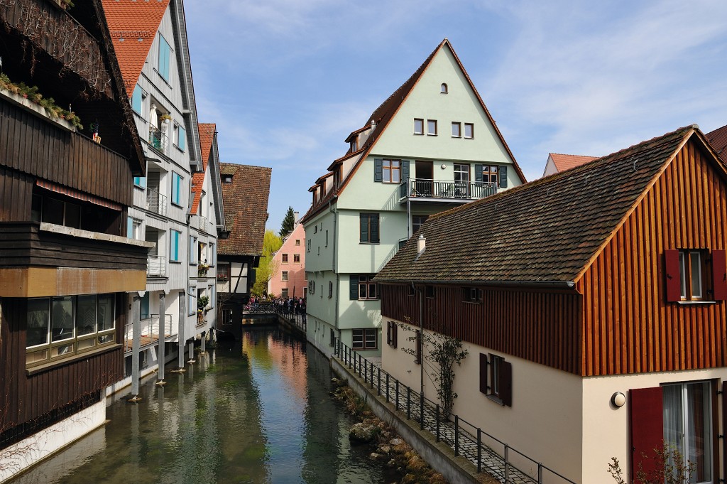 Ulm0409-10.jpg - Auf der Brücke schweift der Blick...