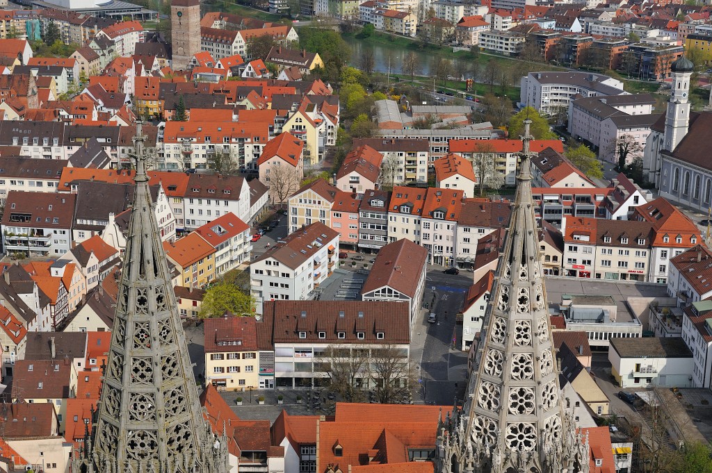 Ulm0409-40.jpg - Diese Türme habe ich mittlerweile unter mir zurückgelassen.