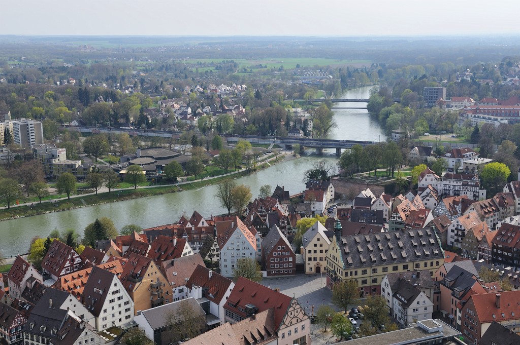 Ulm0409-47.jpg - Im Gegenlicht verliert der Blick ein wenig von seinem Zauber.