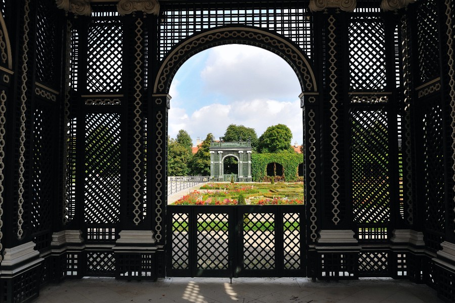 Wien-078.JPG - Wir sind mittlerweile im Garten von Schönbrunn angekommen.