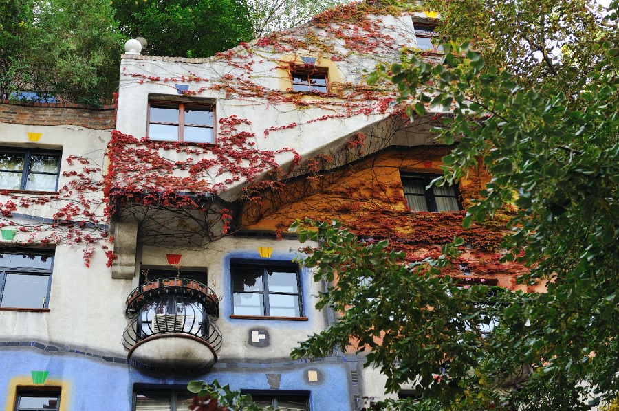 Wien-138.JPG - Also bleiben nur Ausschnitte des Hauses als Motive.