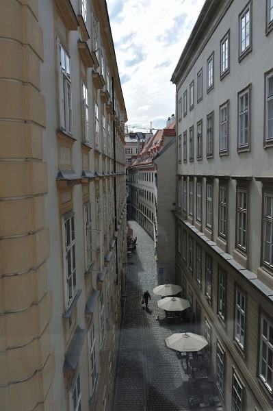 Wien-161.JPG - Ein Genie wie er hätte einen schöneren Ausblick verdient.