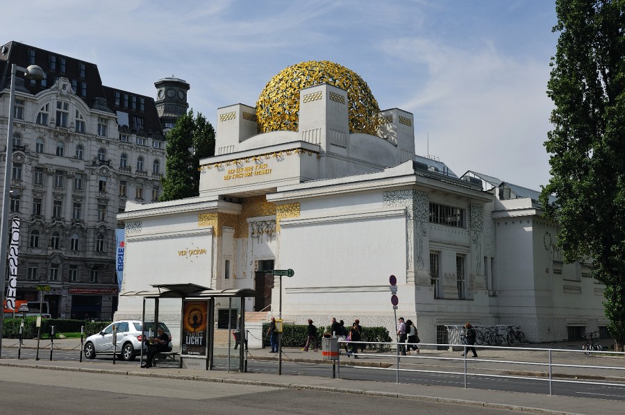 Wien-165.JPG - Das Sezessionsgebäude. Ich sage nur: Jugendstil!